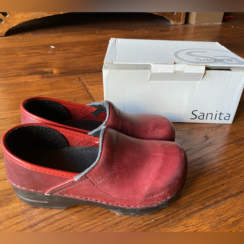 Red Clogs for Little Girl - Perfect for Christmas and all winter long!